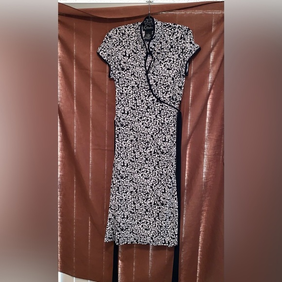 Asian Inspired Black & White Wrap Dress size 8 - Picture 1 of 8
